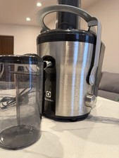 Electrolux centrifuga nera Frutta e Verdura Pari Al Nuovo