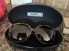 LOVE MOSCHINO SUNGLASSES