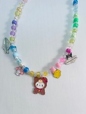 Collana di perline Hello Kitty and Friends con charms. multicolore 