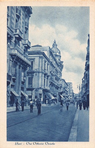 Italia bari via vittorio - bari,