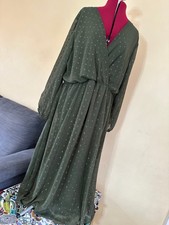 Splendido abito verde kaki