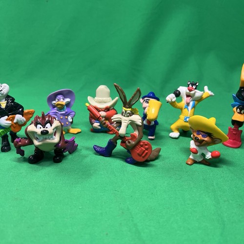 Looney tunes rock - looney, pvc