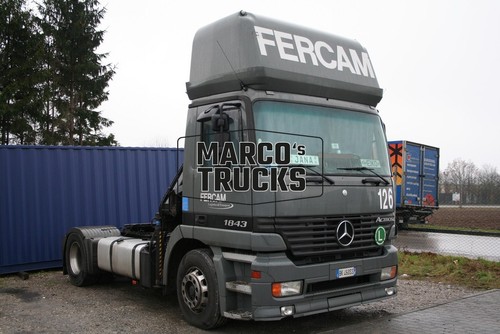 Foto camion mercedes benz - foto,