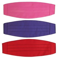 Tre nuovi Cummerbunds rosso