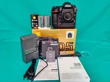 Nikon D5 Ver. XQD 2 batterie, schede Sony e lettore XQD card