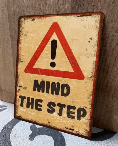Mind the step insegna - mind,