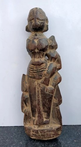 Antica scultura statua tribale