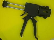 Pistola meccanica per bicomponenti in cartuccia rapporto 1:1/1:2 in metallo nero