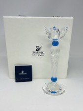 Portacandele con fiori blu in