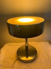 Lampada moderna da tavolo