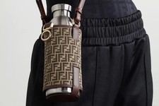 Fendi x 24 bottiglie stampa FF