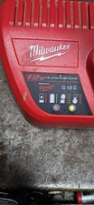 milwaukee m12 Caricabatteria