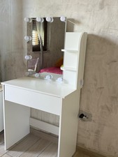 toeletta trucco con specchio con luci