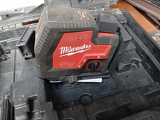 Livella Laser MILWAUKEE CLL-C FUEL 30 Metri Professionale