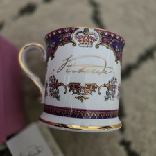 THE ROYAL COLLECTION QUEEN
