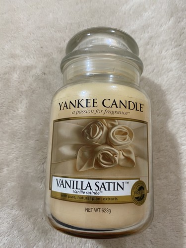 Yankee candle vanilla satin - candle,
