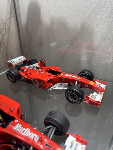 Ferrari f2002 schumacher - schumacher, 1:18