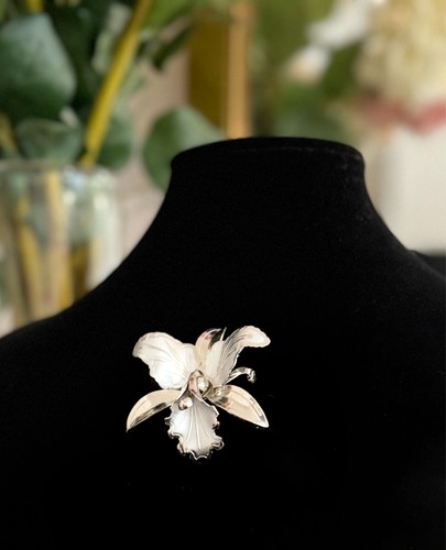 Spilla fiore orchidea tono