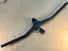 Manubrio integrato in carbonio