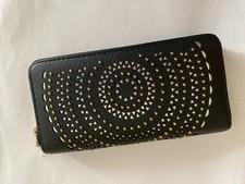 Portafoglio nuovo in