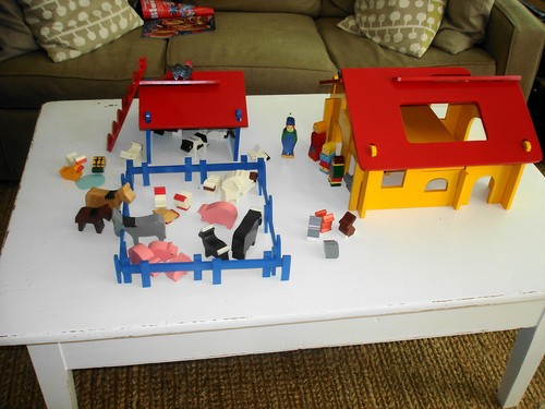 2000 fao schwartz farm - 2000,