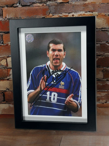 Zinedine zidane foto - zinedine, firmata