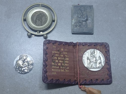 Lot oggetti religiosi - di,