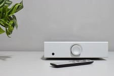 AUREDNER X-725 USB DAC E AMPLIFICATORE. CON SCATOLA CON MANUALE E TELECOMANDO. VERSIONE 240V.