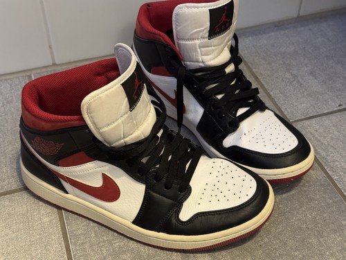Nike air jordan mid - air,