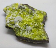 Minerali CRISTALLI di ZOLFO su