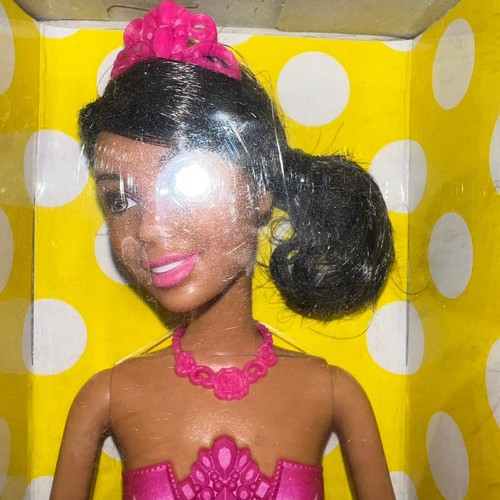 Barbie ballerina afroamericana