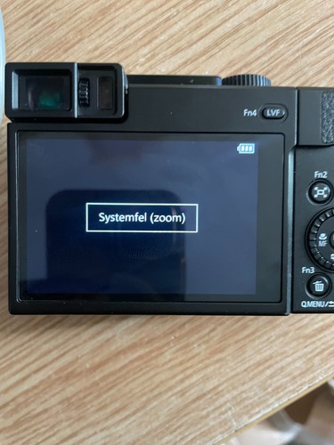 Fotocamera digitale compatta