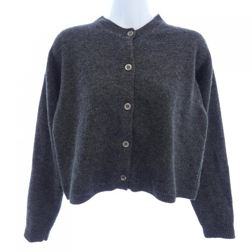 Authentic miu - miu, logo