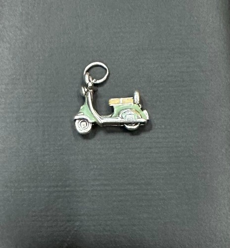 Charm james avery - avery, vespa