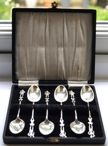 Antico set cucchiai figure