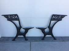 Antica panca decorata in ghisa