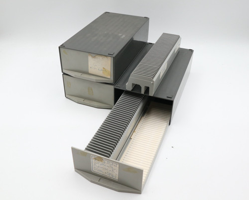 Box con carrelli porta - box,