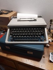Olivetti macchina da scrivere Dora