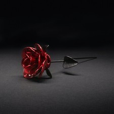 Rosa immortale in metallo