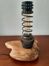 LAMPADA DA TAVOLO:   MOLLA, DADI, INGRANAGGI, LEGNO DI OLIVO - UNICA