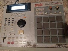 AKAI MPC 2000XL 