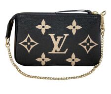 LOUIS VUITTON Mini Pochette