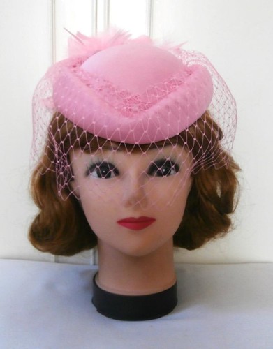 Cappello portapillole rosa