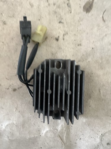 Regolatore tensione suzuki - regolatore,