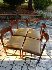 4 sedie in legno con seduta imbottita e schienale alto