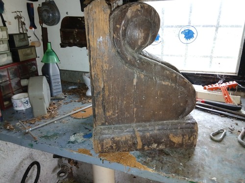 Lotto capitelli grandi in - 2,