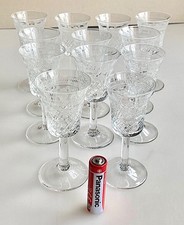 Dodici antichi bicchieri