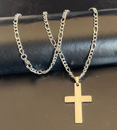 Collana con croce acciaio - in,