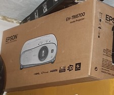 Epson Eh-tw6700w Proiettore 3000 Lumen,in ottime condizioni .