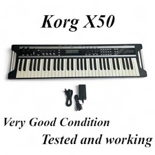 Tastiera sintetizzatore 61 tasti Korg X50 usata con accessori testata e...